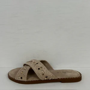 Slippers met studs beige