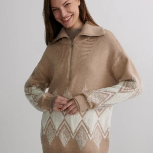 BETTY JACQUARD HALF ZIP - LIGHT TAUPE